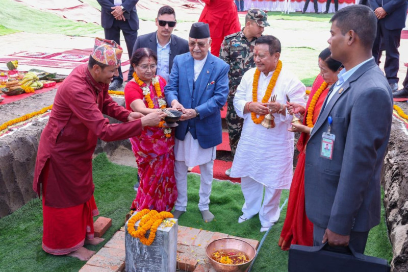 व्यवसायी मीनबहादुर गुरुङले दान गरेको जग्गा एमालेले फिर्ता गर्ने