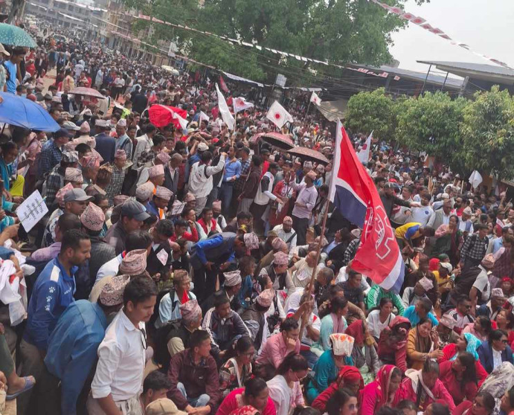 यस्तो देखियो एमाले सुर्खेतको जागरणसभा (तस्वीरहरू)