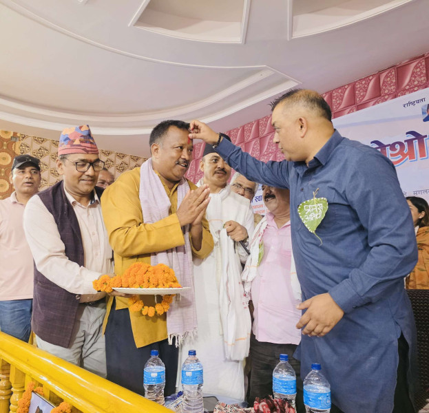 नाउपाका जिल्ला अध्यक्ष कांग्रेस प्रवेश, गगन थापाले गरे स्वागत