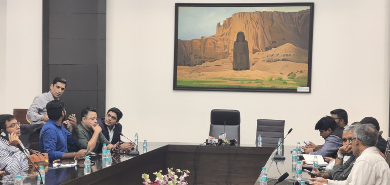 भारतमा तालिबान विदेशमन्त्रीले बुद्ध प्रतिमा पृष्ठभूमिमा राखेर गरे पत्रकार सम्मेलन, महिला निषेध