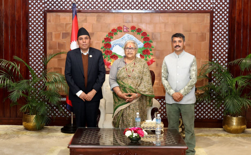 प्रधानमन्त्री कार्की र राष्ट्रियसभाका अध्यक्ष दाहालबीच शिष्टाचार भेट