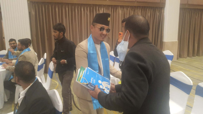 रास्वपा अभिमुखीकरणमा सुधन गुरुङ बने आकर्षणको केन्द्र [तस्वीरहरू]