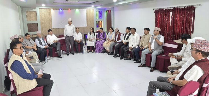 सुदूरपश्चिममा पनि तीनदलीय समीकरण हुने प्रचण्डको संकेत, नेकपाकै सांसद छैनन् खुसी