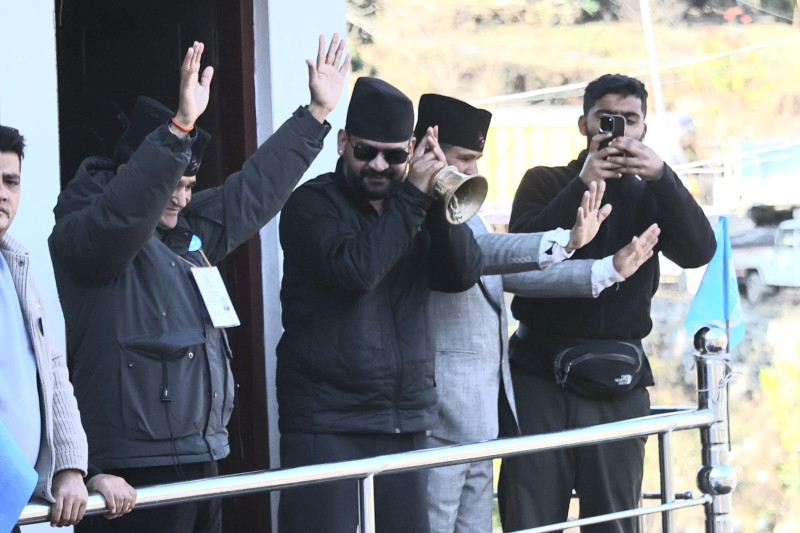रास्वपा वरिष्ठ नेता बालेन शाह दार्चुलामा, समर्थकबाट घेरिए (तस्वीरहरू)
