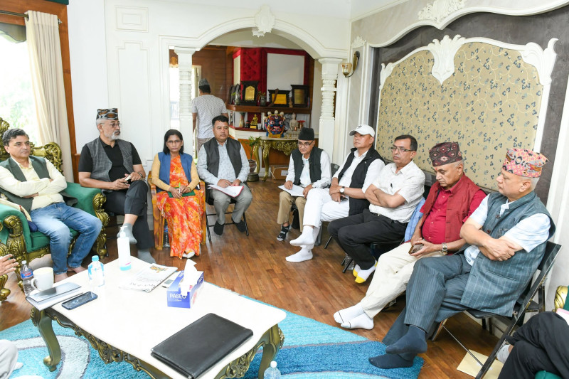 एमाले सचिवालय बैठक गुण्डुमा सुरु, ओली राजीनामा दिन तयार होलान् त ?
