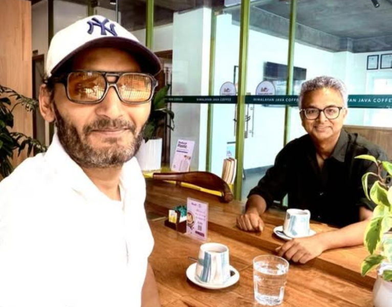 चलचित्र निर्देशन गर्दै विजयकुमार, विपिनले दिए शुभकामना