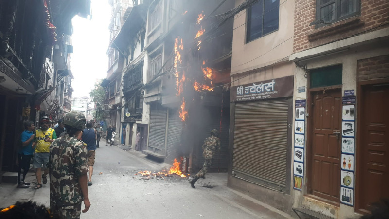 यट्खा चोकमा विद्युत् सर्ट भएर आगलागी