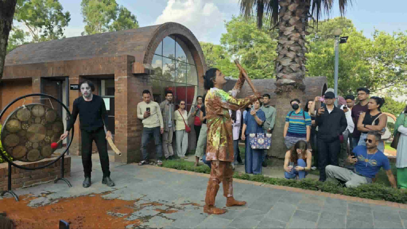 प्रकृतिमा परेको प्रभावलाई विभिन्न माध्यमबाट चित्रित गर्दै कला प्रदर्शनी
