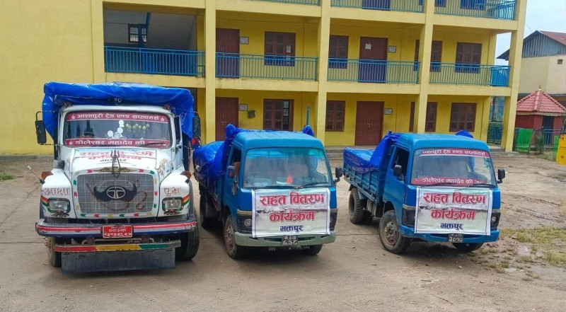 रसुवा बाढी : बागमती सरकारले स्थलमार्गबाटै रसुवा पुर्‍यायो राहत