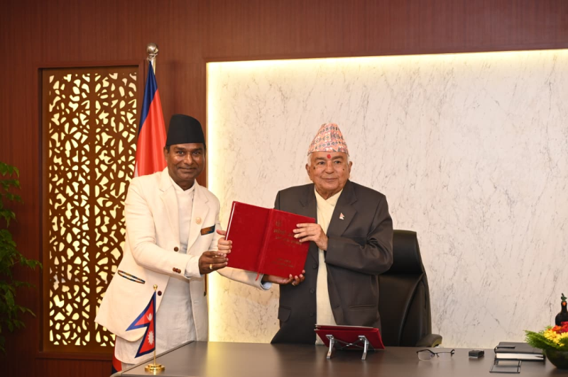 मधेशी आयोगको वार्षिक प्रतिवेदन राष्ट्रपति पौडेलसमक्ष पेस