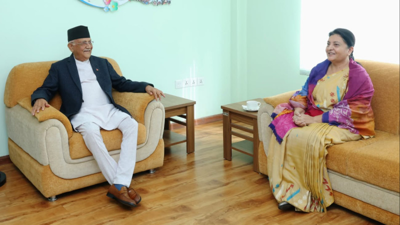 ‘धुर्त’ ओली : एक वर्षअघि विद्यालाई हप्काए, आज आफ्नैलाई छक्याए