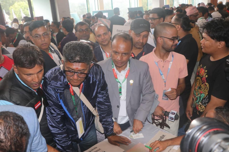 गुरुराज घिमिरेले दिए महामन्त्रीमा उम्मेदवारी
