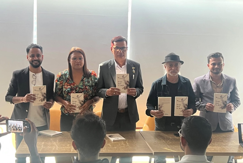 नेपाली लेखकले लेखेको अंग्रेजी भाषाको उपन्यास ‘फ्रम डस्ट टू ड्रिफ्ट’ सार्वजनिक