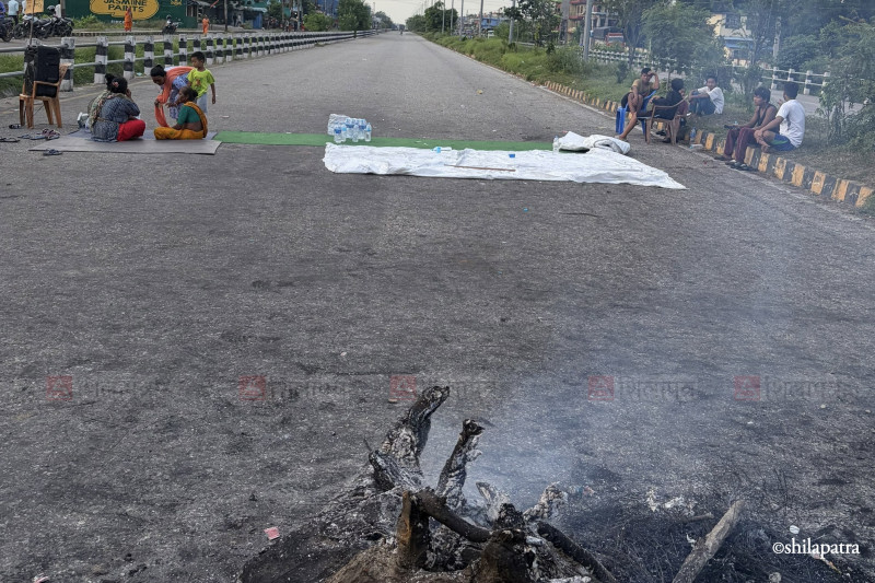 बालिकाको हत्याविरुद्ध बारामा आन्दोलन जारी, आज पनि सडक अवरुद्ध