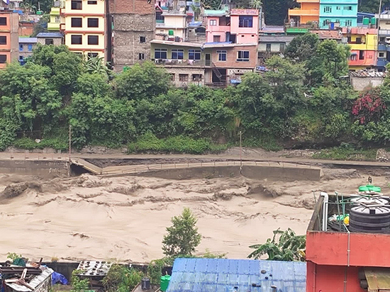 कालीगण्डकीको बाढीले बेनीमा कटान गर्न थाल्यो