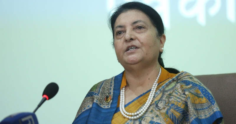 ओलीलाई भेट्न शिक्षण अस्पताल पुगिन् विद्या भण्डारी