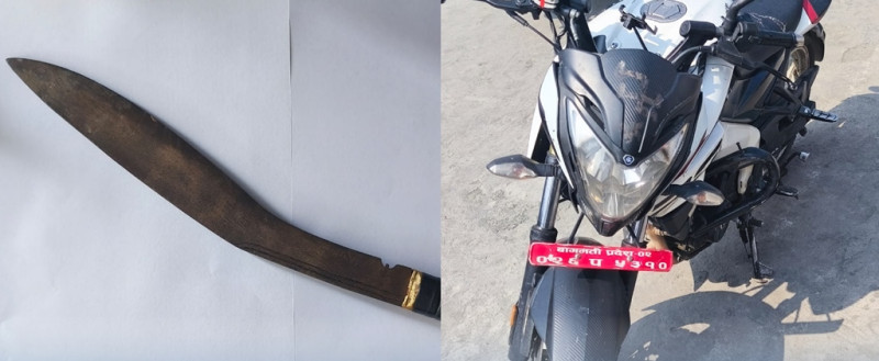 हतियार देखाई मोटरसाइकल लुटपाट गर्ने दुई जना पक्राउ 