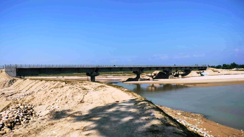 कञ्चनपुरको दोदा नदीमा निर्माणाधीन पुलको काम ९० प्रतिशत पूरा