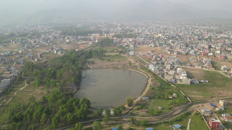 राजा वीरेन्द्रले उद्यानको रूपमा विकास गराएको सुर्खेतस्थित ‘बुलबुले ताल’को स्वरूप फेरिँदै