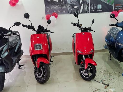 नेपाल भित्रियो १५ रुपैयाँमै ८० किलोमिटर गुड्न सक्ने इलेक्ट्रिक स्कुटर (भिडियोसहित)