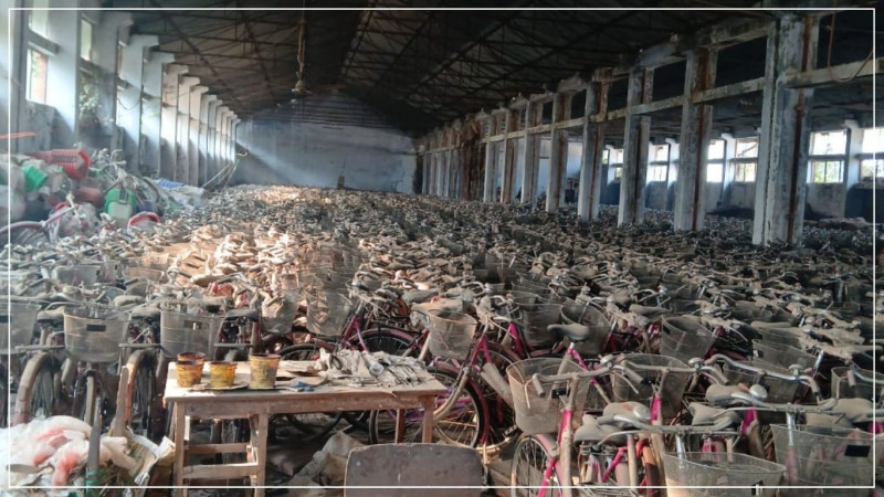 गोदाममा कैद ‘बेटी पढाऊ, बेटी बचाऊ’ अभियान