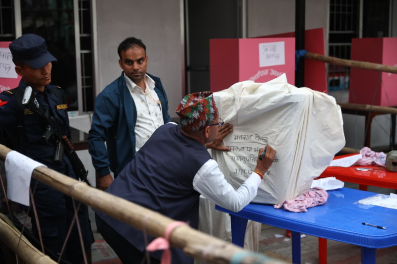 झापामा कति खस्यो मत ?