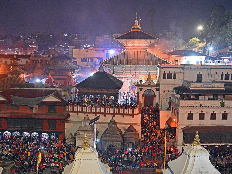 पशुपतिमा दर्शनार्थीकाे घुइँचाे, कुन बाटाे जाँदा सजिलाे हाेला?