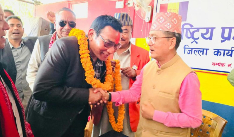 नागरिक उन्मुक्तिका नेता धनीराम चौधरी राप्रपा प्रवेश