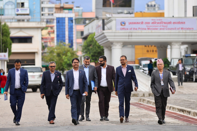 उद्योगीपछि धितोपत्र व्यवसायीको विश्वास लिने प्रधानमन्त्री बालेनको प्रयास, डेढघण्टे छलफलमा के–के भयो ?