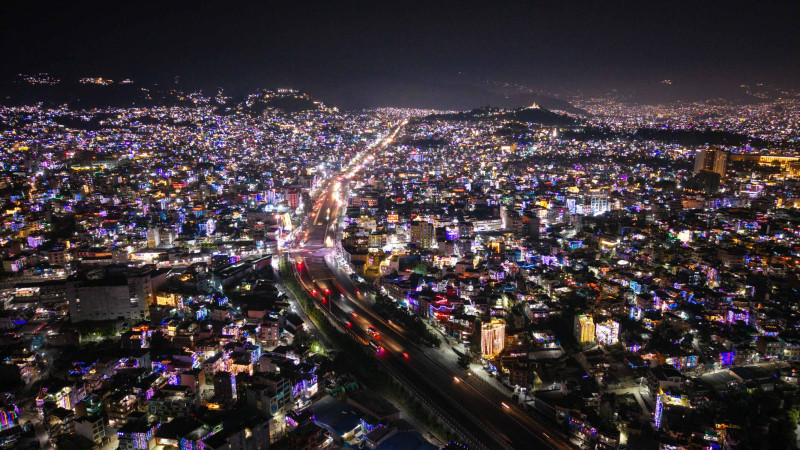 ड्रोनबाट यस्तो देखियो झिलिमिली काठमाडौं (तस्वीरहरू)