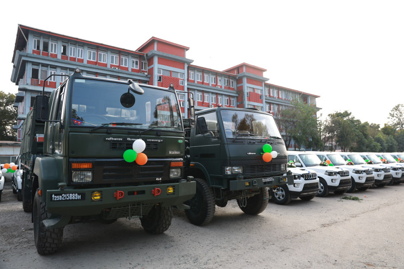 भारतले दियो नेपाली सेनालाई ५० सहित ५८९ सवारीसाधन [तस्वीरमा हेर्नुहोस्]
