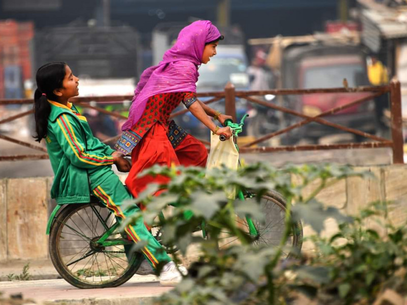 नेपालमा साइकल : लाहुरेले भित्र्याए, पुष्कर शाहले संसारकाे साढे पाँच फन्को लगाए