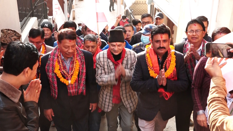 प्रकाशमानको घरदैलोमा जब बाबुराम भोट माग्न निस्किए...