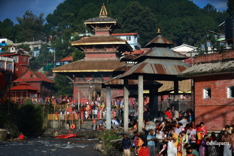 गोकर्णेश्वर मन्दिरमा श्रद्धालुको घुइँचाे (तस्वीरहरू)