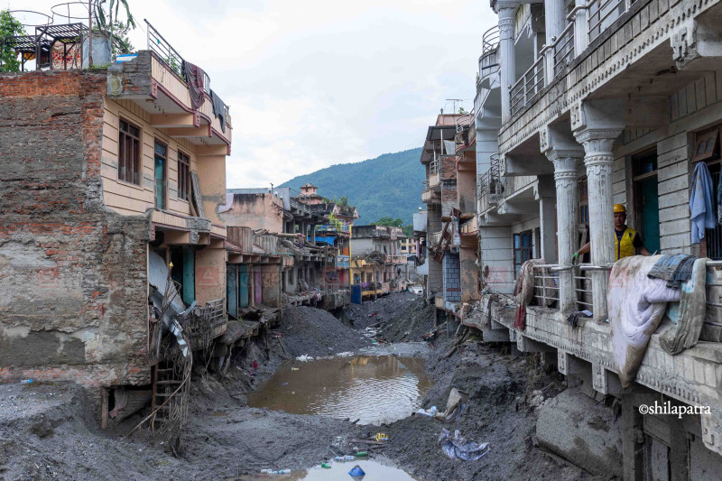 त्रिशूली किनार : अस्तव्यस्त छ जीवन, पुनः उठ्ने प्रयास र पर्खाइ (तस्वीर)