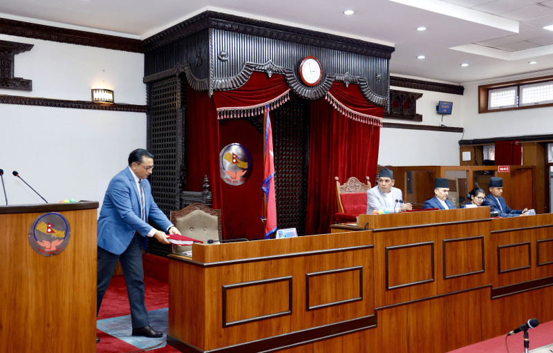 अर्थमन्त्री वाग्लेले गरे आव २०८२/८३ को आर्थिक सर्वेक्षण राष्ट्रियसभामा पेस