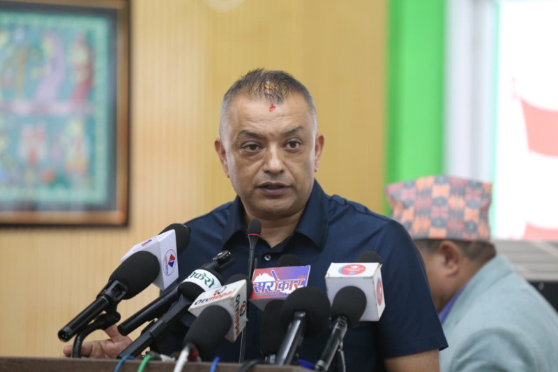 विशेष महाधिवेशनमा को थियौँ, को थिएनौंँ भन्दैनौँ, अगाडि र पछाडिको लाइन मेट्छौँ : सभापति थापा