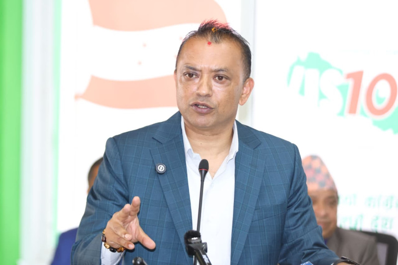 गगन थापा : मुस्किलले कांग्रेसमा 'हाइट', भित्र आफ्नैसँग र बाहिर रवि–बालेनसँग 'फाइट'
