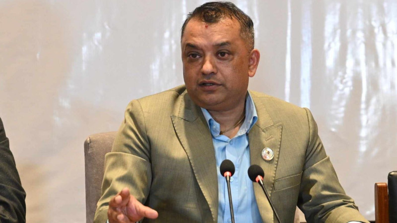 गगनलाई राजीनामा नदिन कांग्रेसका केन्द्रीय सदस्यहरूकाे आग्रह
