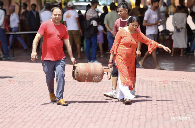 काठमाडौंमा ६ हजार ८०२ सिलिन्डर एलपी ग्यास बिक्री, भोलि यी स्थानबाट बिक्री हुने