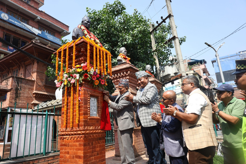 ललितपुरमा शताब्दीपुरुष जोशीको सालिक अनावरण