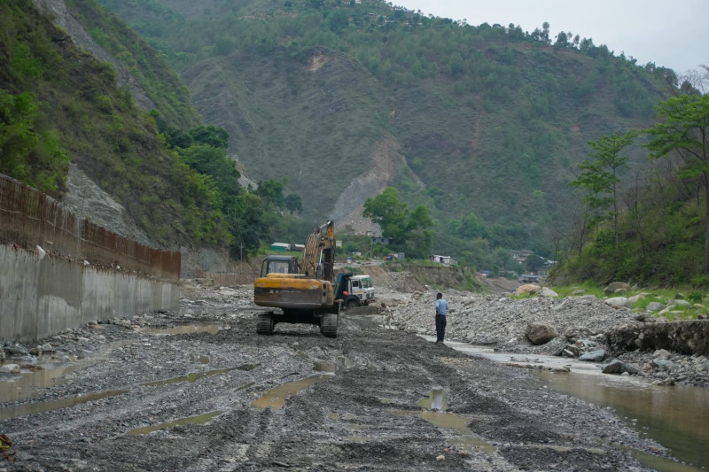 यस्तो छ बीपी राजमार्गको अवस्था (तस्वीरहरू)