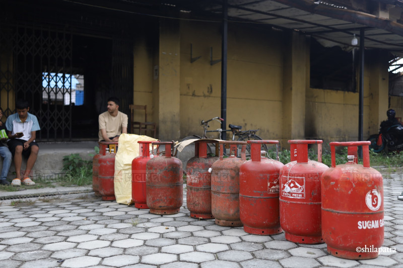 नेपाल आयल निगमले टेकुबाट सुरु गर्‍याे ग्यास बिक्री वितरण (तस्वीरहरू)