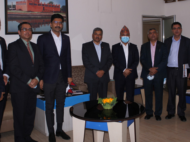 ब्याजदर नियन्त्रण गर्ने कदमबारे गभर्नर अधिकारी भन्छन्- अस्वस्थ प्रतिस्पर्धा रोक्न खोजिएको हो
