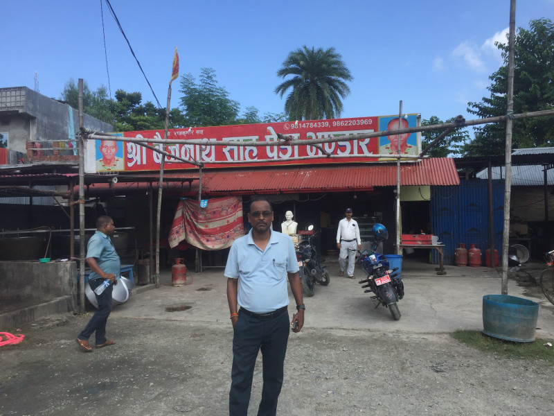 दूधको अभावमा ओरालो लाग्दै बरमझियाको पेडा व्यवसाय  