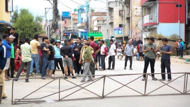 उपचार खर्च बेहोर्ने सहमतिपछि हरिसिद्धिमा स्थानीयको आन्दोलन स्थगित, सडक सुचारु