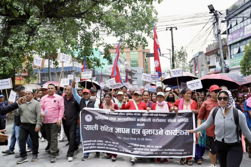 डोजर चल्न थालेपछि पोखराका सुकुम्बासीहरू त्रसित