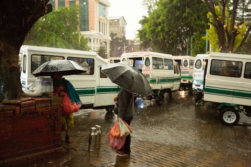 वर्षाले काठमाडौंमा बढ्यो ट्राफिक जाम