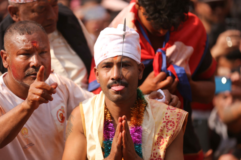 २९ वर्षीय सुजनले चौथो पटक छेडे जिब्रो [तस्वीरहरू]