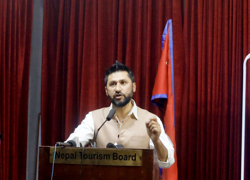 सुरक्षित स्थानमा स्थानान्तरण गरी भूमिहीनलाई लालपूर्जा उपलब्ध गराउँछौँ : रवि लामिछाने
